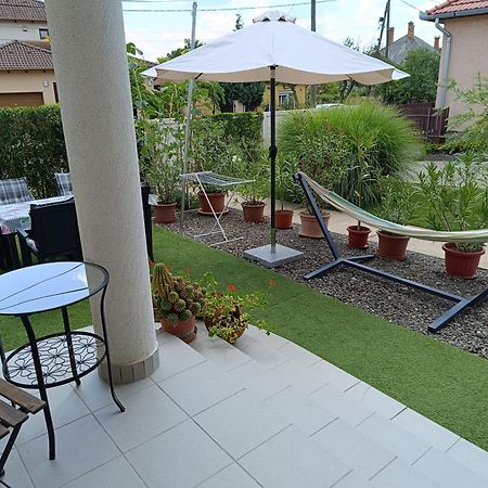 Nemeti Apartmanhaz Apartment ไฮจ์ดุสโซบอสโล ภายนอก รูปภาพ